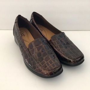 Clark’s collection alligator pattern patent shoes